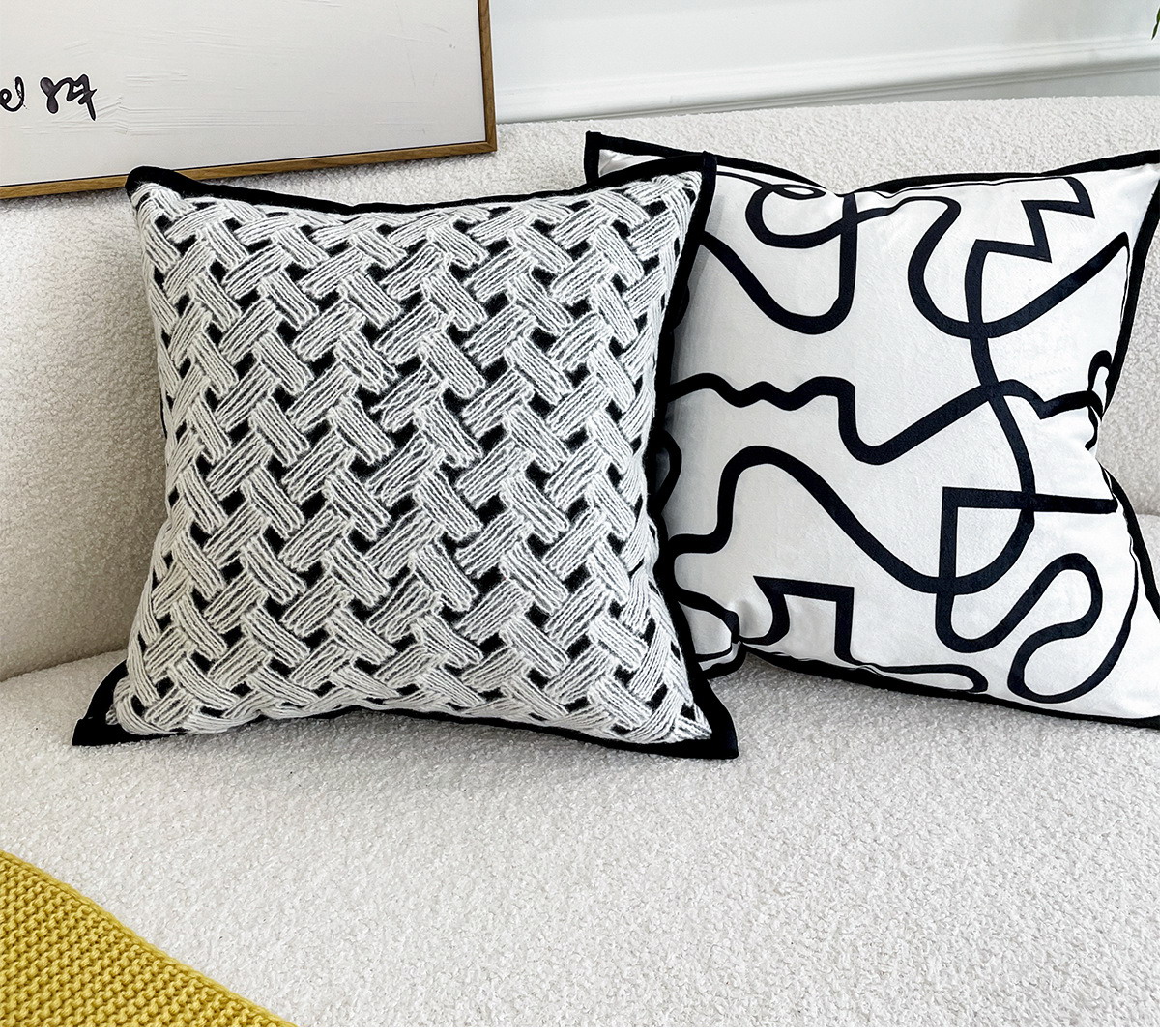 3670 Velvet woven sofa pillow