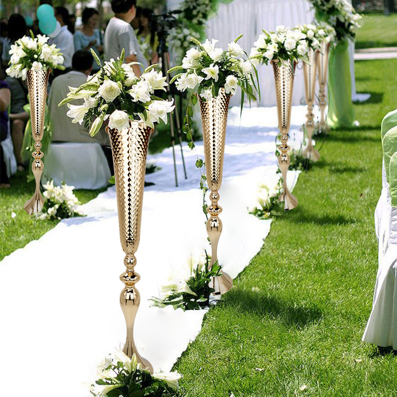 2031 European style wedding flower arrangement and iron vase
